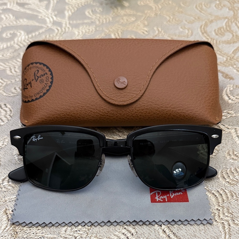Ray-Ban Black Sunglasses with Tan Case